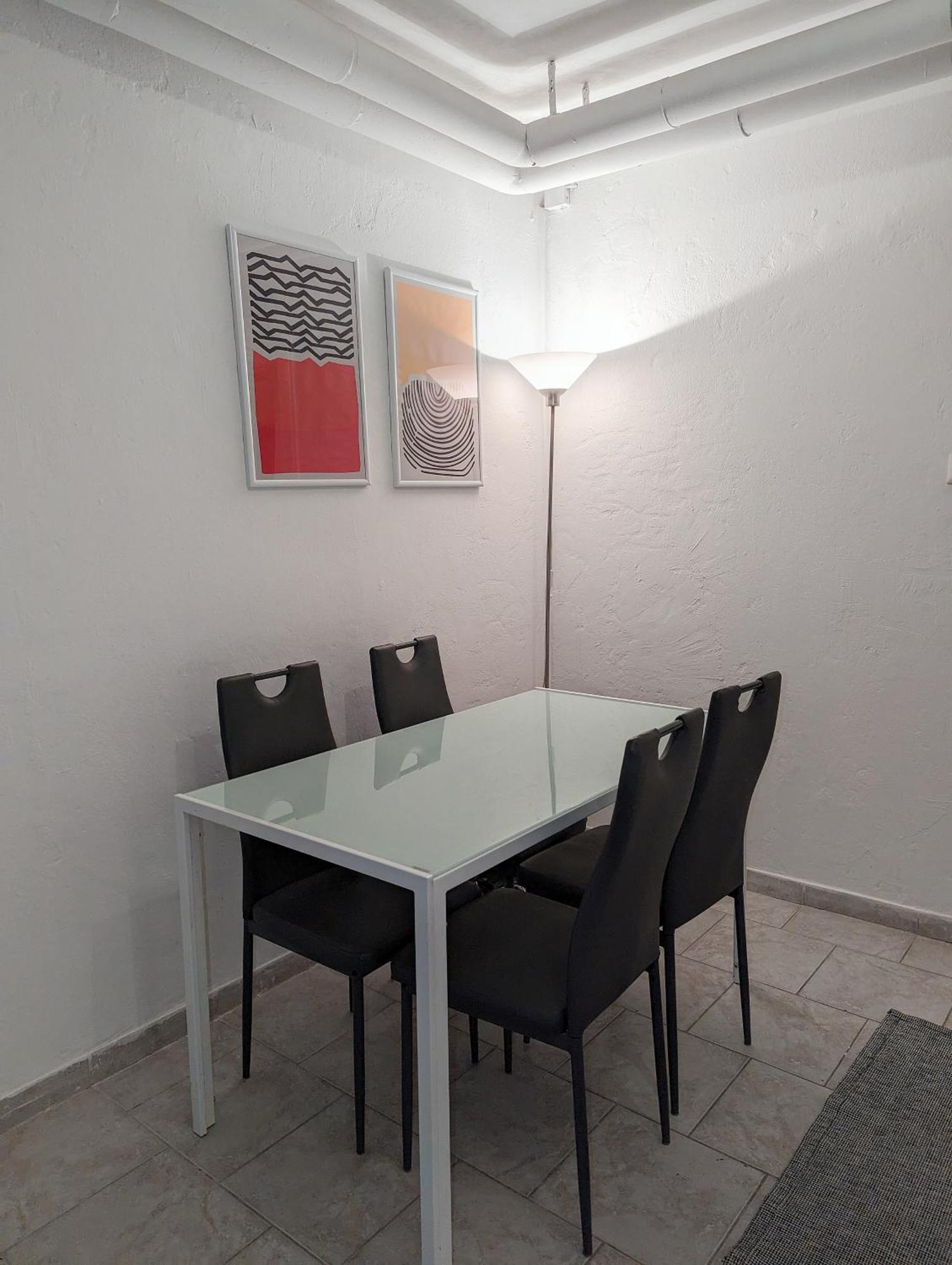 Tiergarten: Central, Spacious, Beautiful Designed 2-br Near Park Berlijn