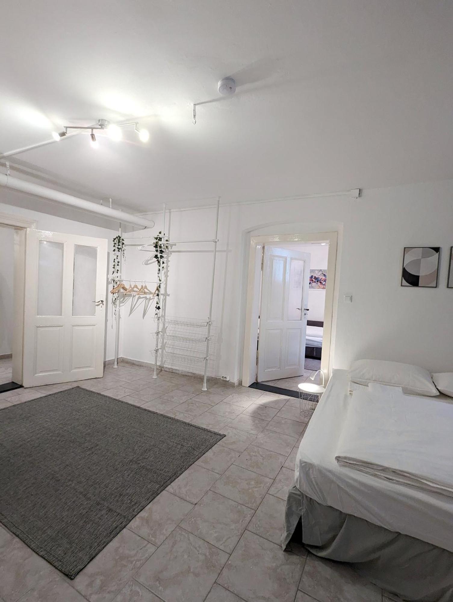 Appartement Tiergarten: Central, Spacious, Beautiful Designed 2-br Near Park