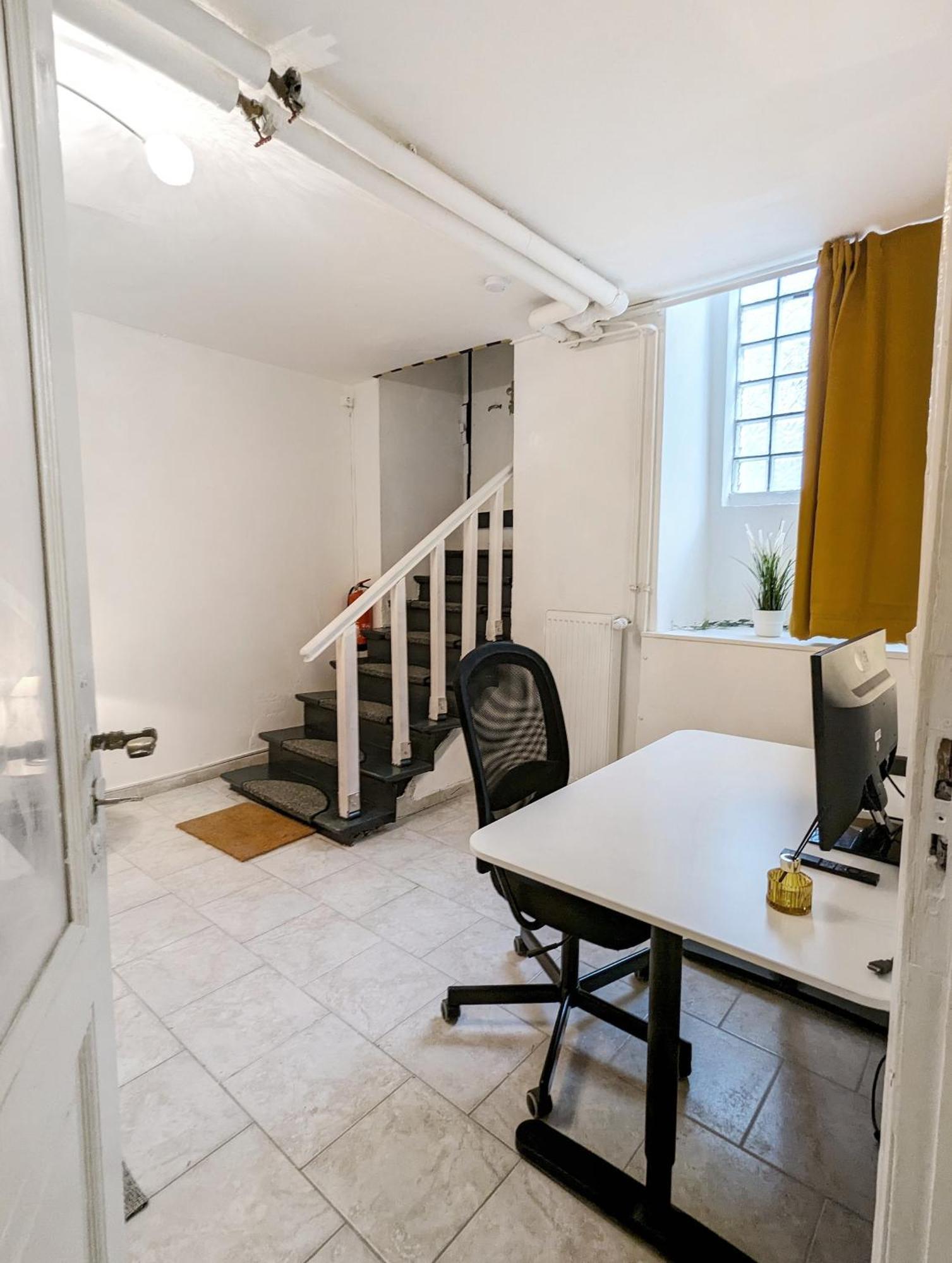 Tiergarten: Central, Spacious, Beautiful Designed 2-br Near Park *